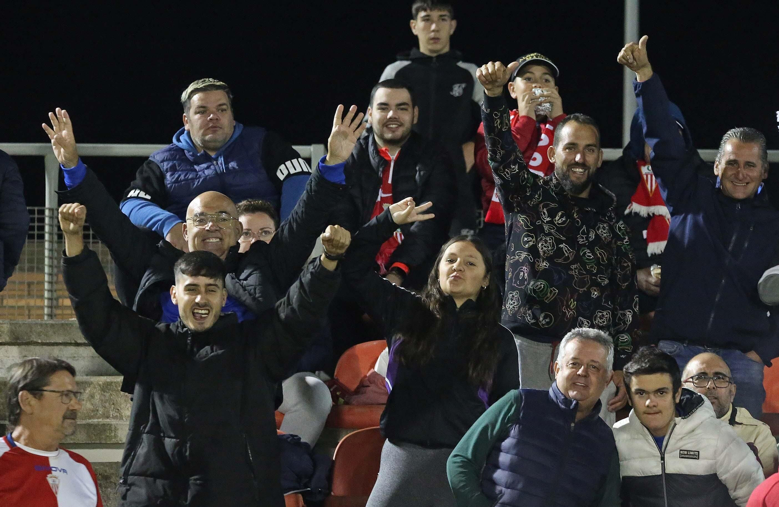 Búscate en el Nuevo Mirador durante el Algeciras - Atlético de Madrid B