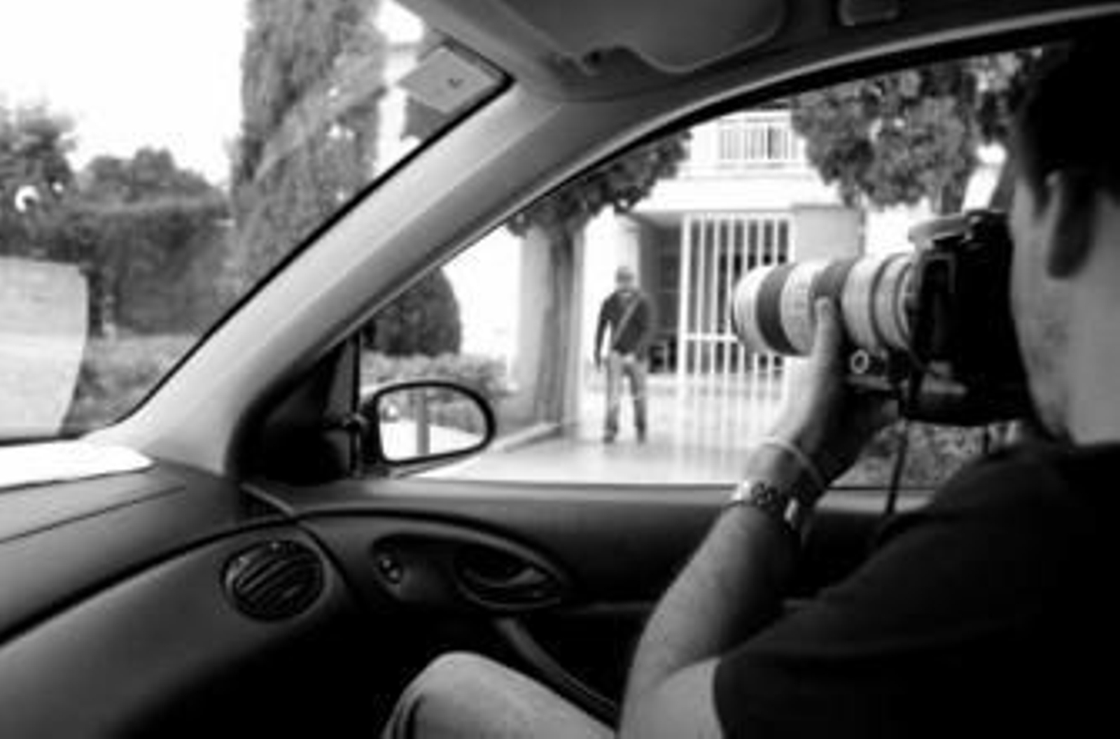 Los detectives realizan minuciosos seguimiento para destapar los fraudes.