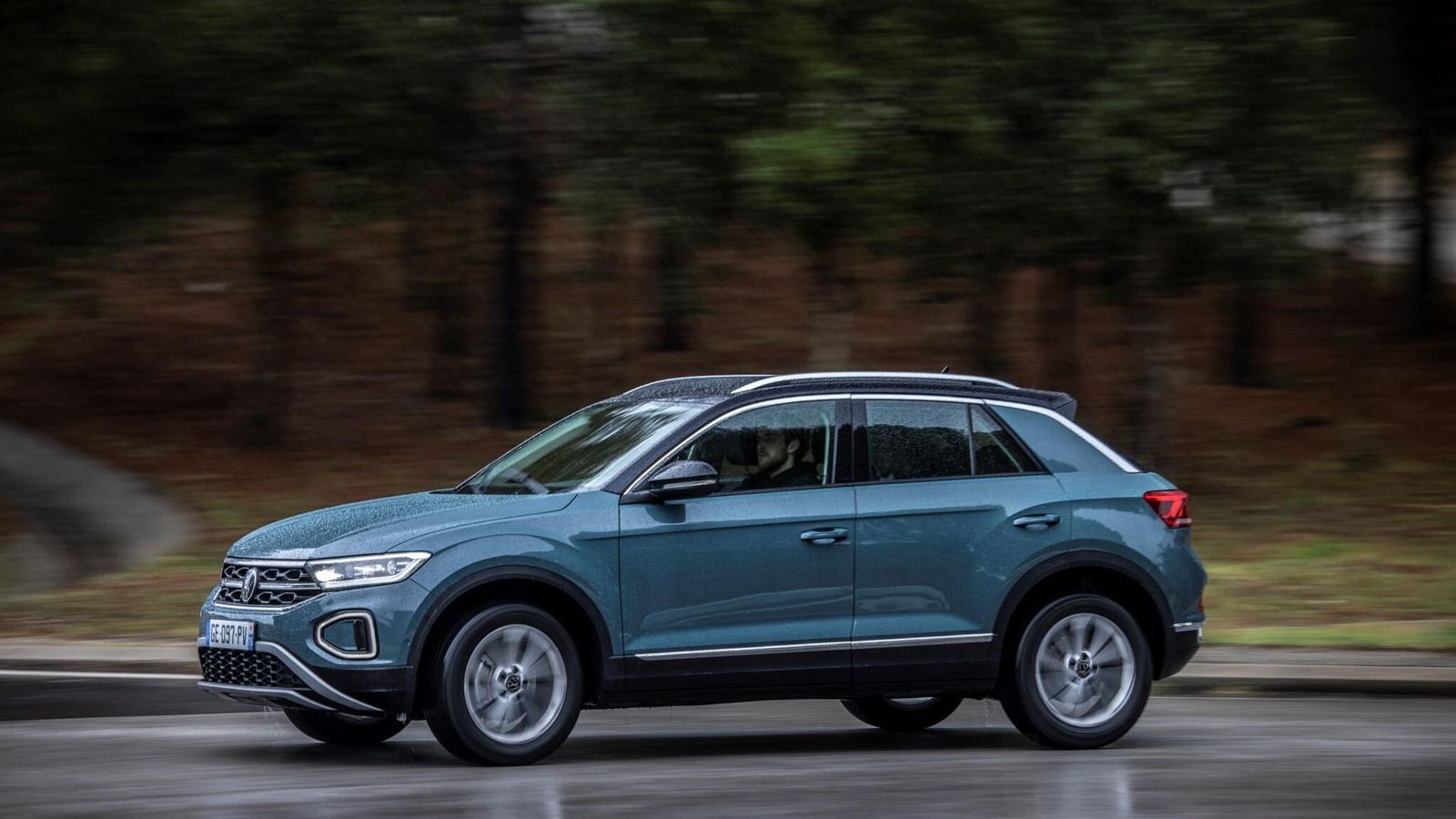 El acabado R-Line es el más dotado de equipamiento de serie de los dos y la base del T-Roc R.