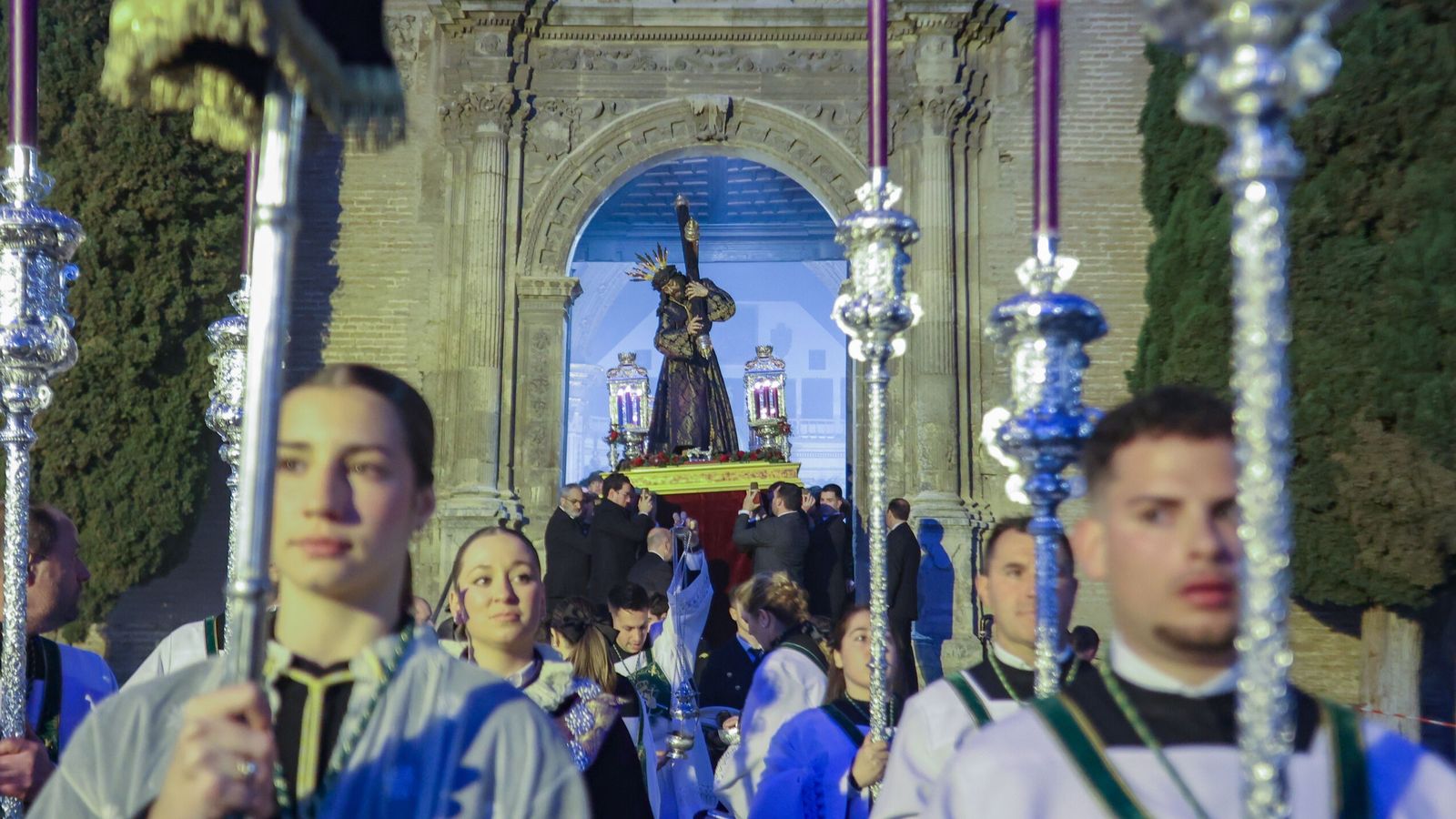 Fotogalería: Vía Crucis Hermandad de la Esperanza 2025
