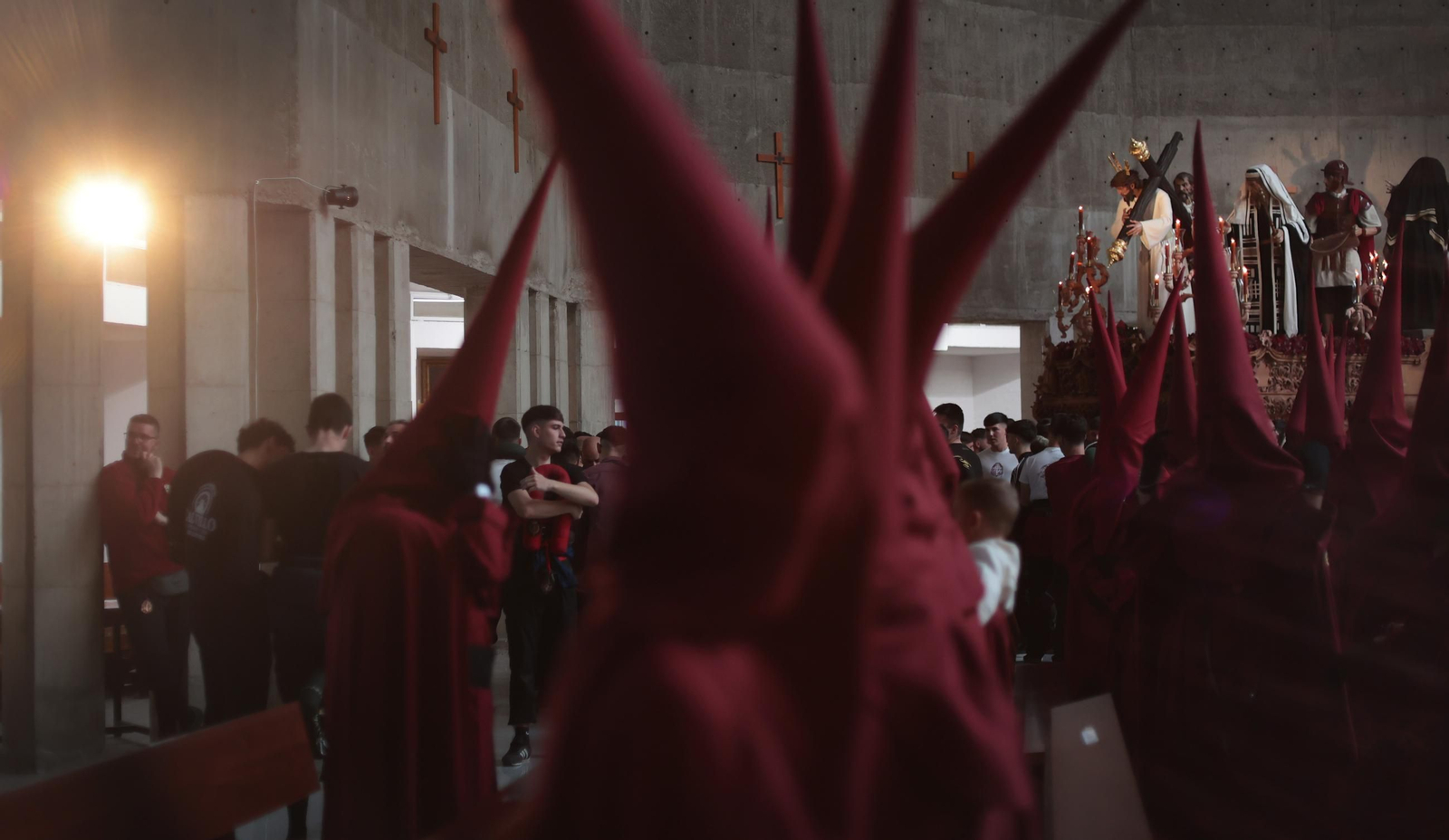 Imágenes de la Hermandad de Salvación en el Martes Santo de Jerez 2025