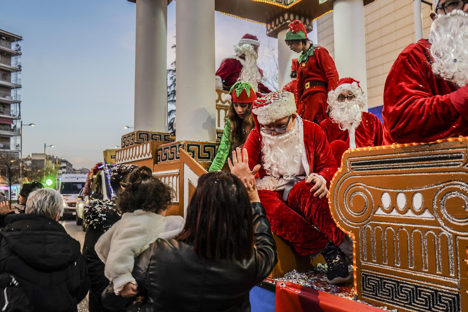 Así ha sido la cabalgata de Papá Noel en Granada