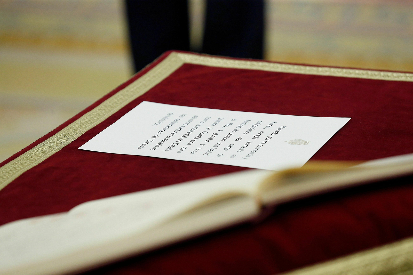 Los ministros prometen sus cargos