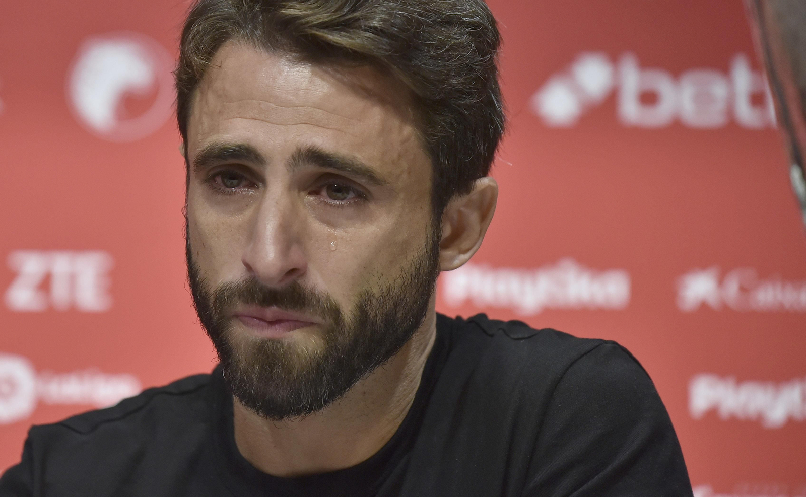 Las imágenes de la emotiva despedida de Nico Pareja del Sevilla