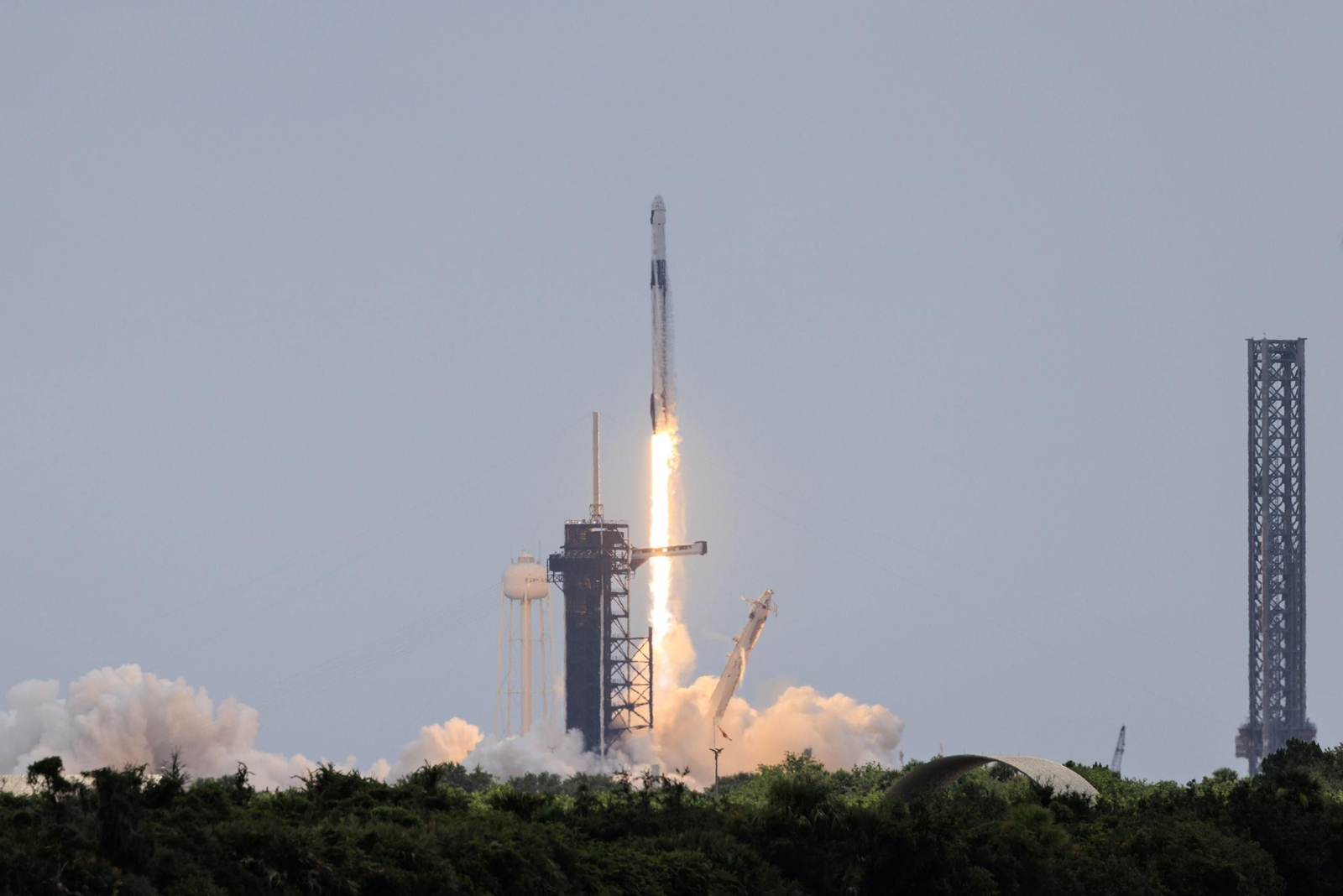 La misión Crew-11 de la NASA-SpaceX despega del Kennedy Space Center
