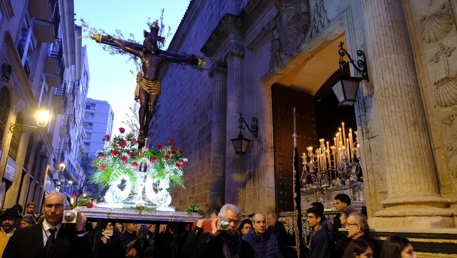Las imágenes del Vía Crucis del Cristo de la Escucha