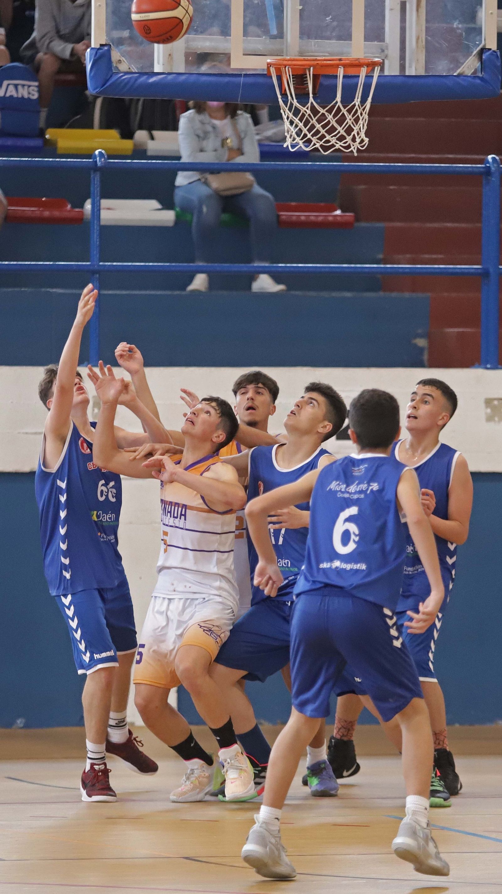 Tercera jornada del campeonato de Andalucía de Baloncesto infantil masculino en La Línea