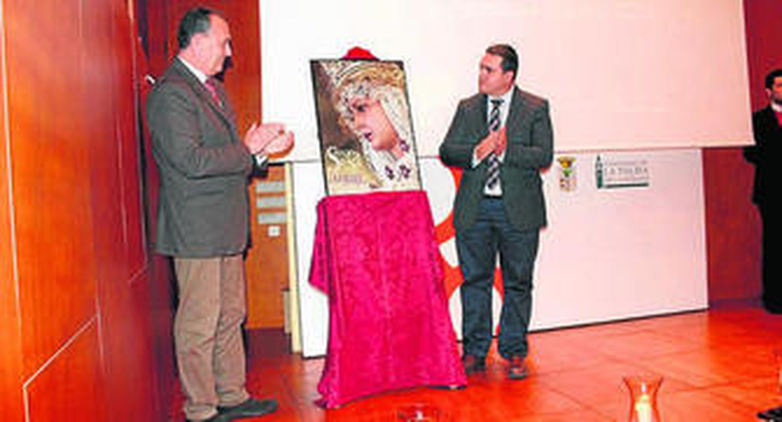 Presentación del cartel, una fotografía de Horacio Saavedra.