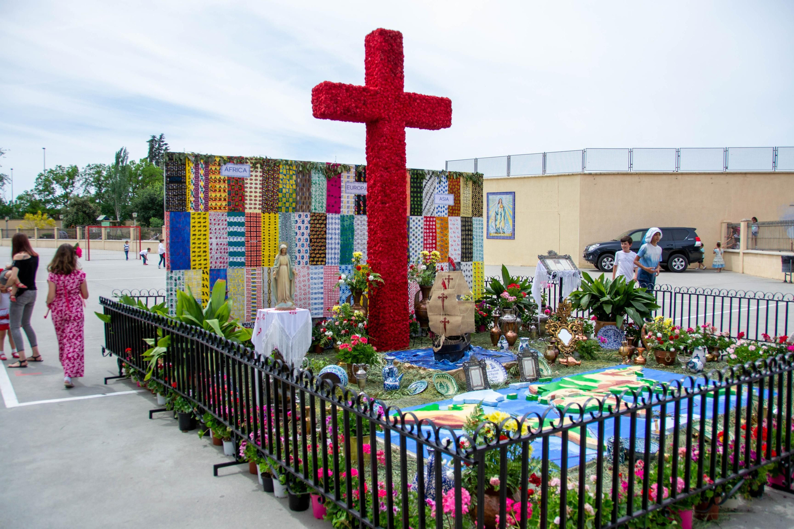 Así celebra Granada sus Cruces, en imágenes