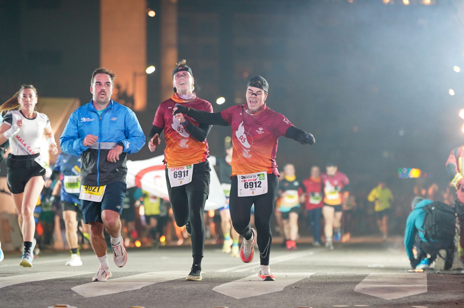 En imágenes: búscate en tu llegada a meta de la Carrera de San Antón 2026 (10)