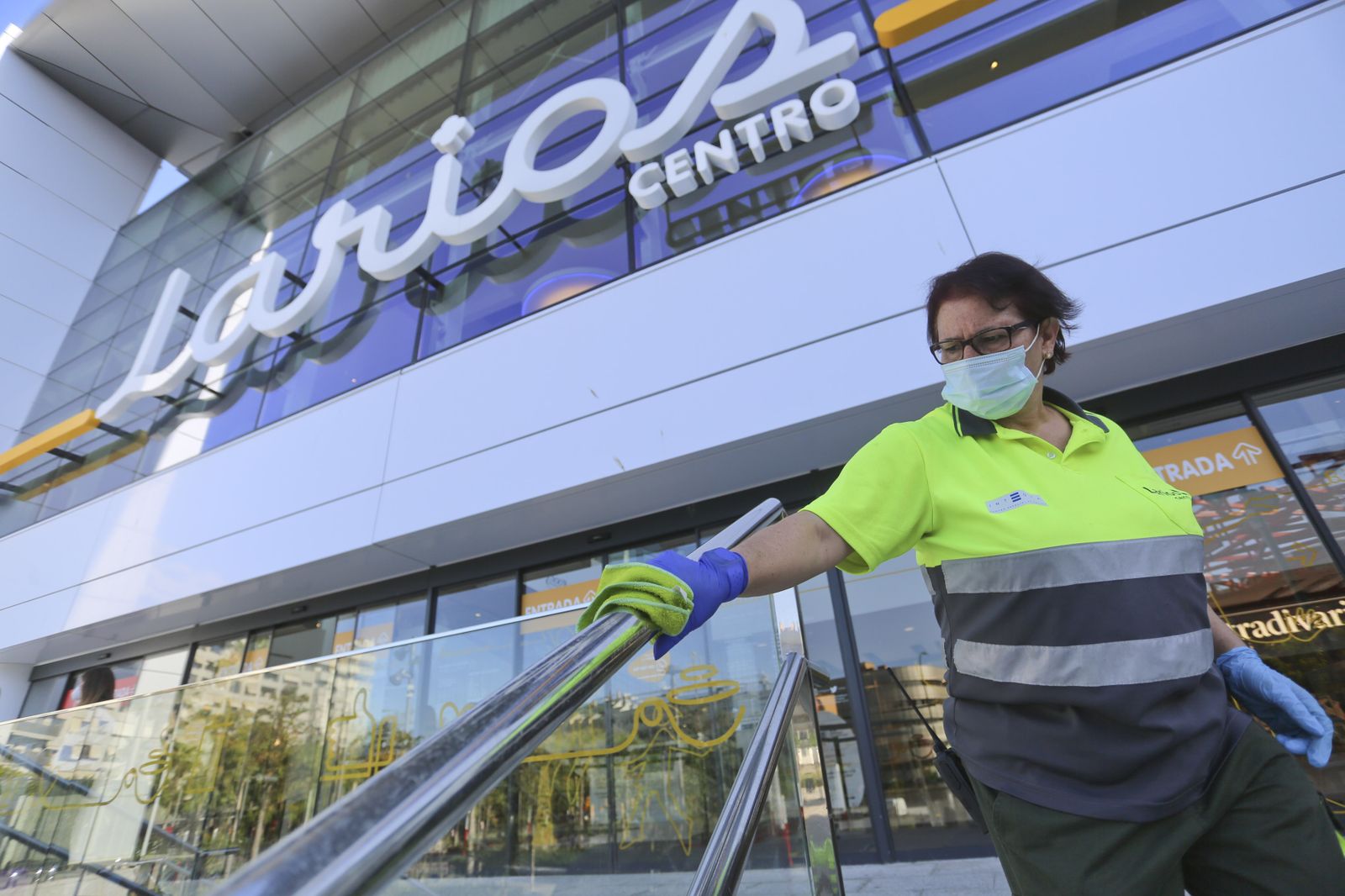 Las fotos de los centros comerciales de Málaga abiertos, en la fase 2 de la desescalada