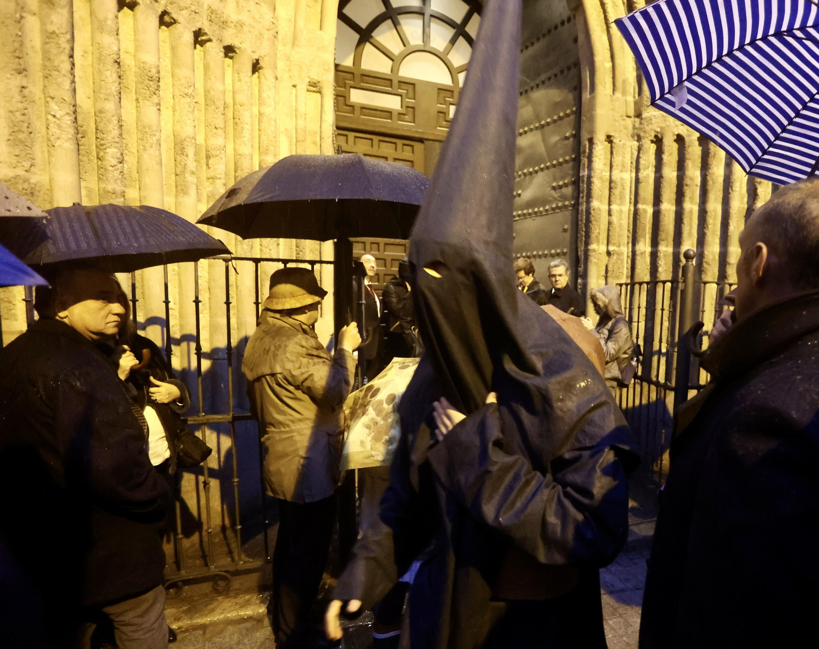 Las imágenes de la hermandad de San Isidoro en la Semana Santa de Sevilla 2024