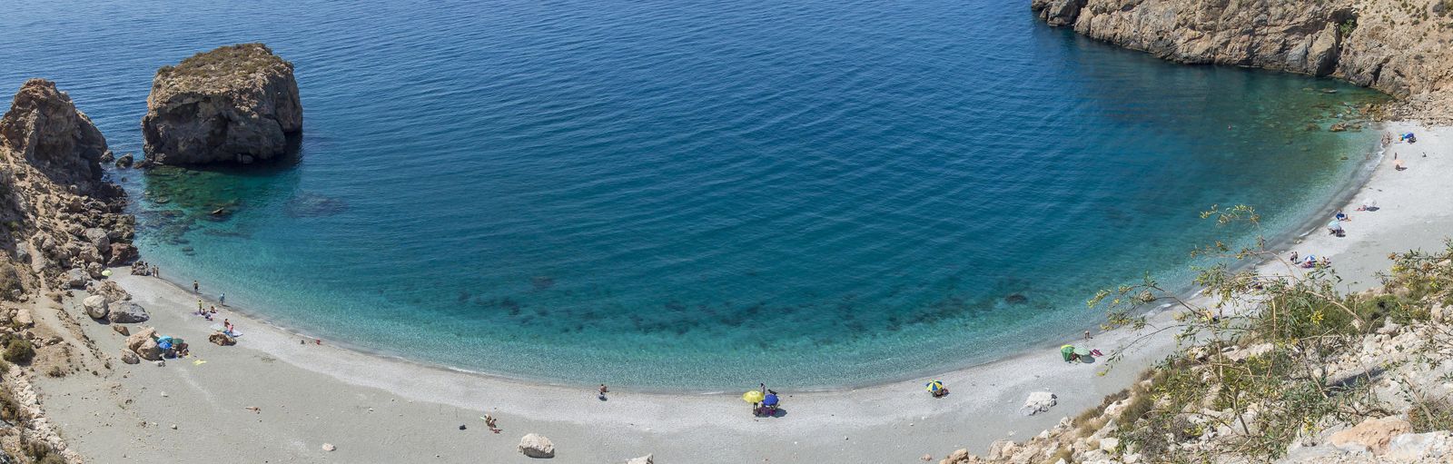 Una playa con aguas cristalinas para bañarse estas últimas semanas de verano