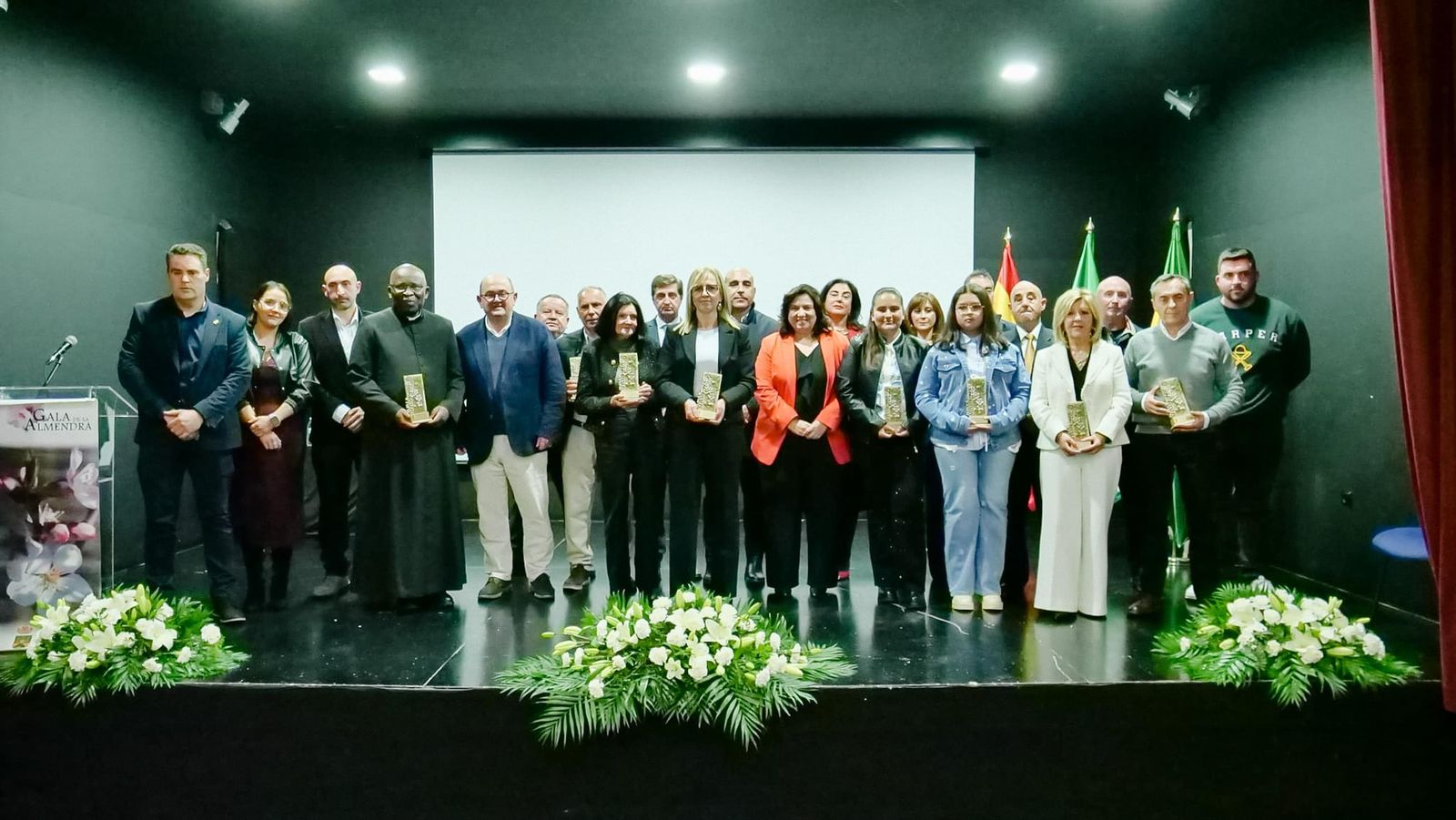 Foto de familia durante la gala