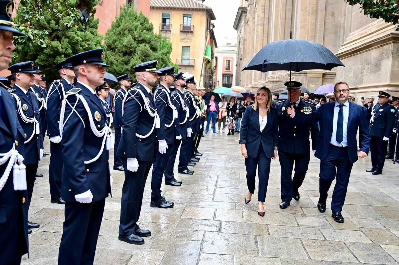 El Ayuntamiento de Granada destaca la "incansable y valiente labor" de la Policía Local en el día del Ángel Custodio