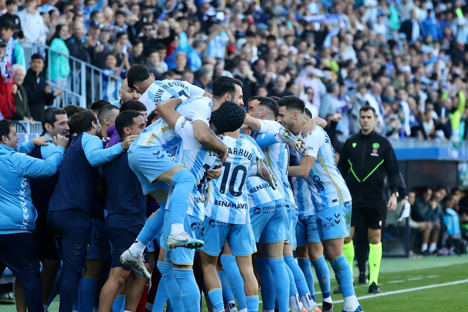 Así fue el golazo de cabeza de Dioni al Almería