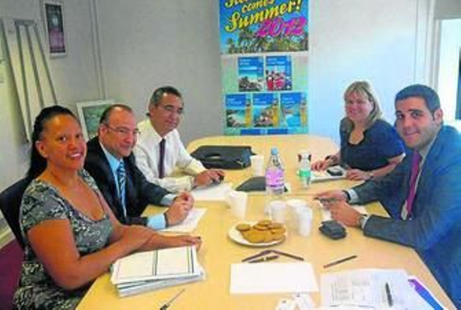 Juan José Alonso durante la reunión con los empresarios.