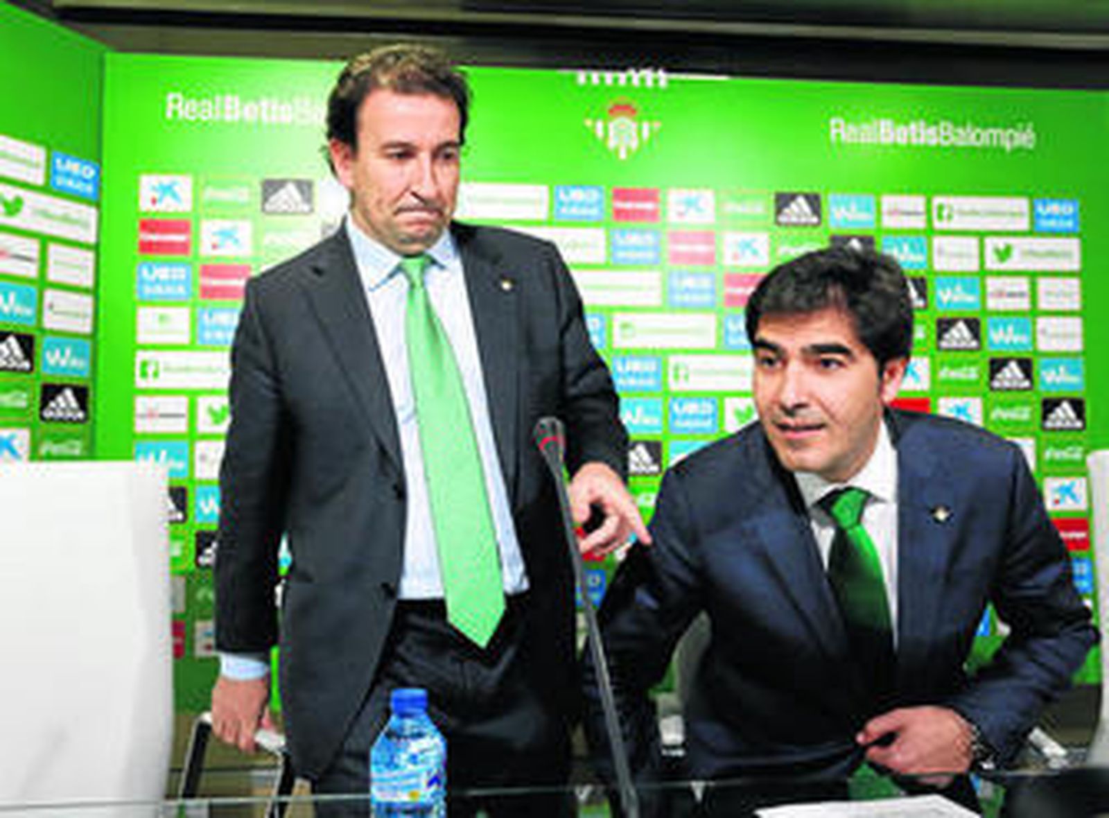 El presidente, Ángel Haro, junto al vicepresidente, José Miguel López Catalán.