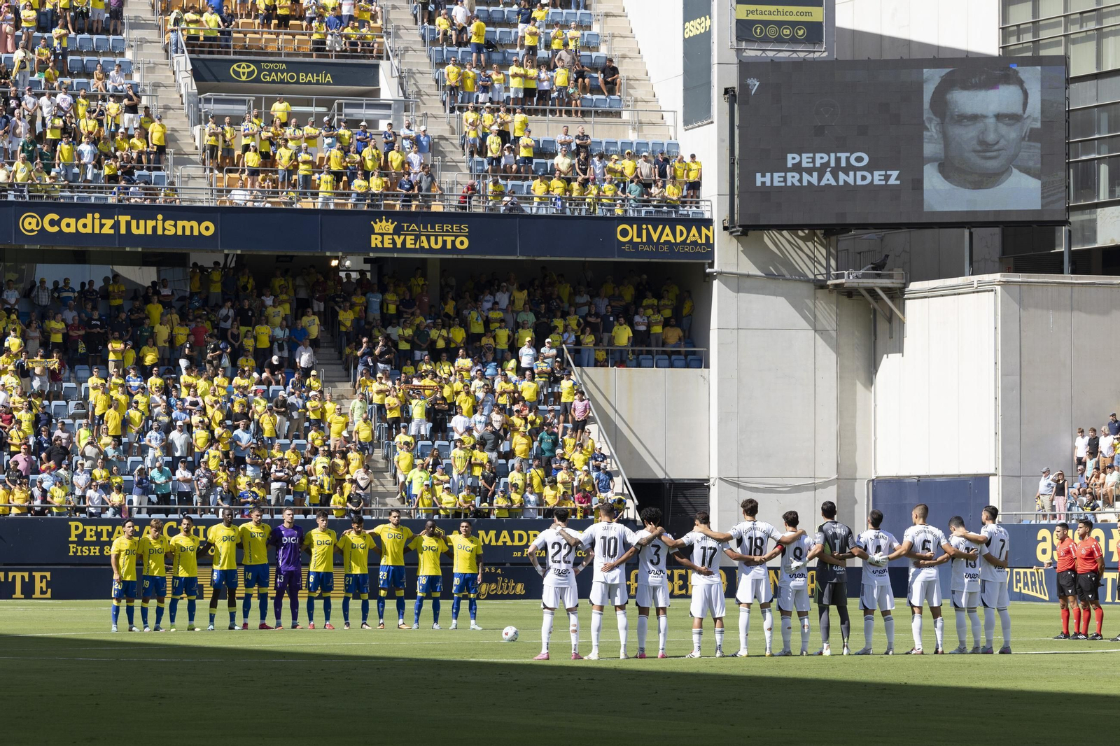 Búscate en las imágenes del Cádiz CF-Albacete
