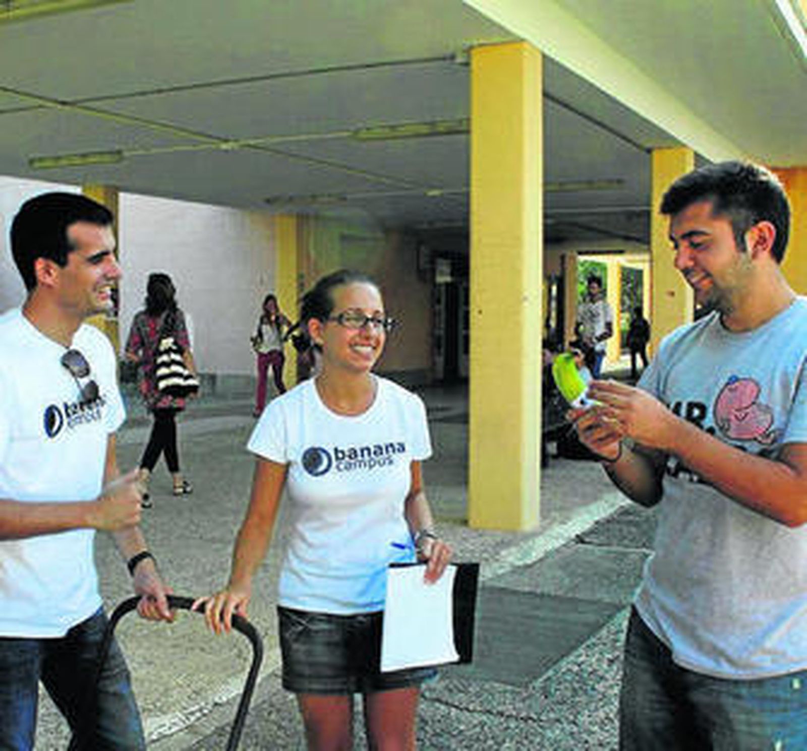 El reparto de plátanos para dar a conocer la plataforma termina mañana.