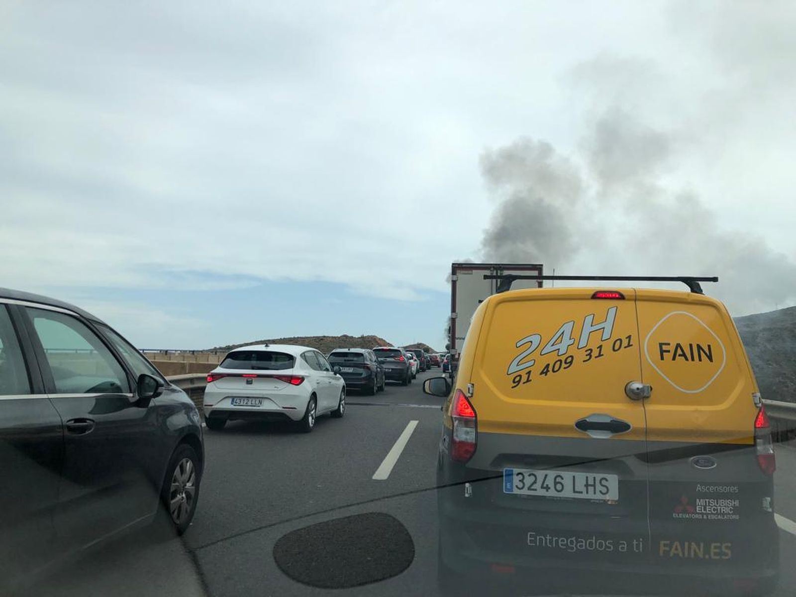 Fotogalería del accidente que se ha producido en la A-7 en dirección a Aguadulce.