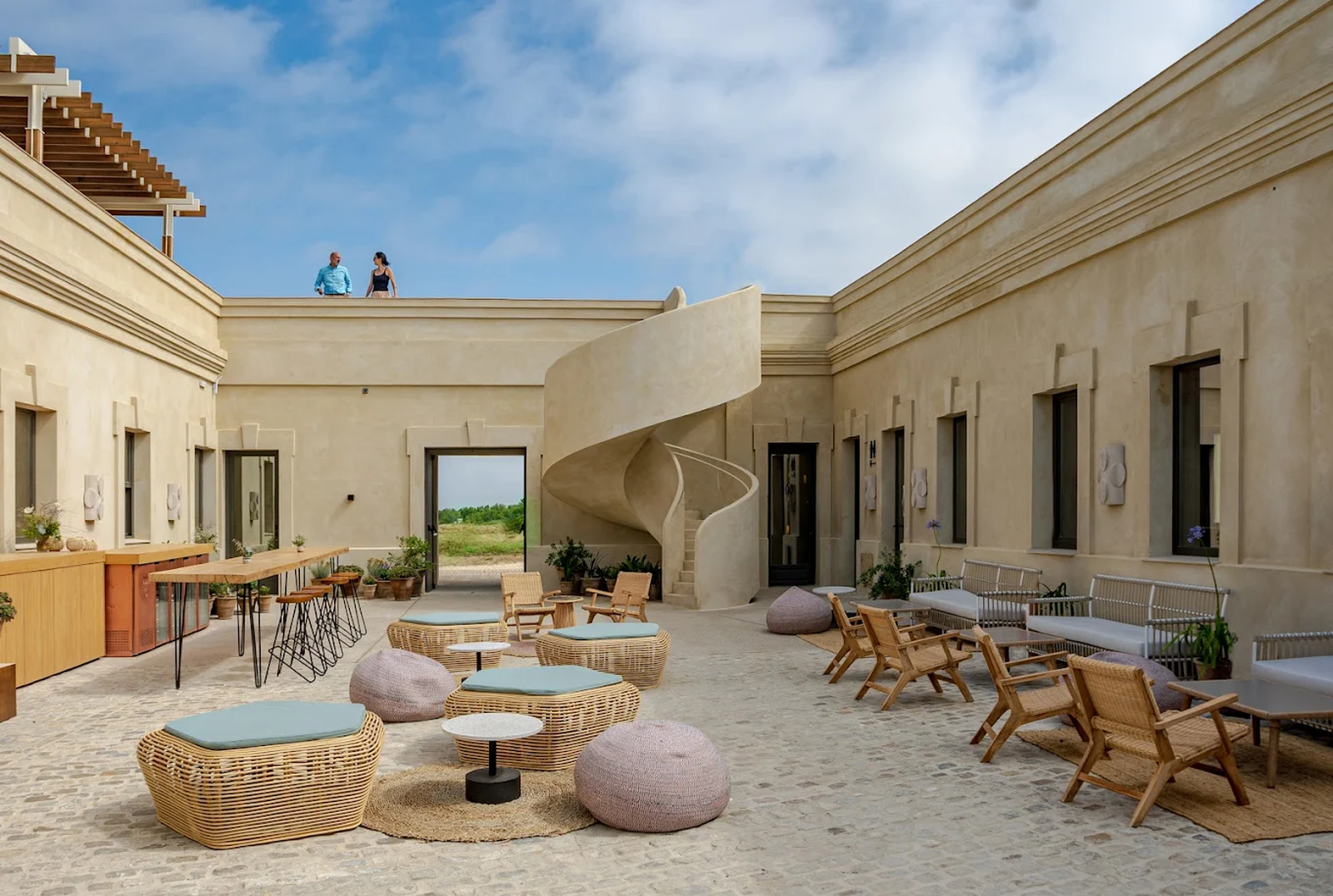 Patio interior de El Cuartel del Mar (Chiclana)