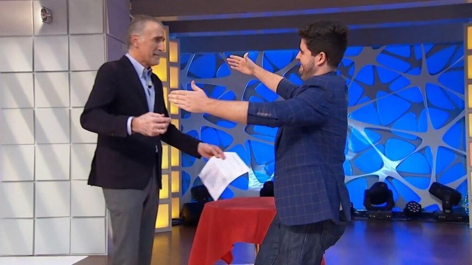 Juan y Medio, emocionado de broma, se reencuentra con Antonio Serrano, El Niño del Tambor