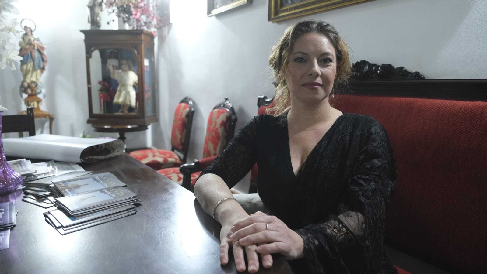 Montse Pérez, antes de cantar su primera saeta en el Certamen del jueves.