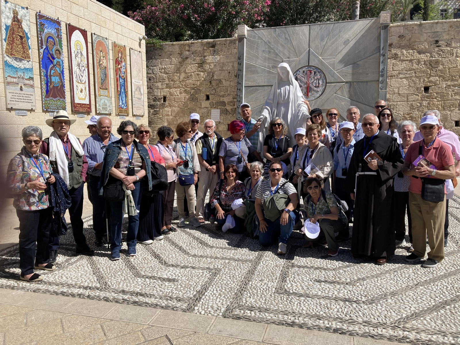 Foto de familia en tierra santa