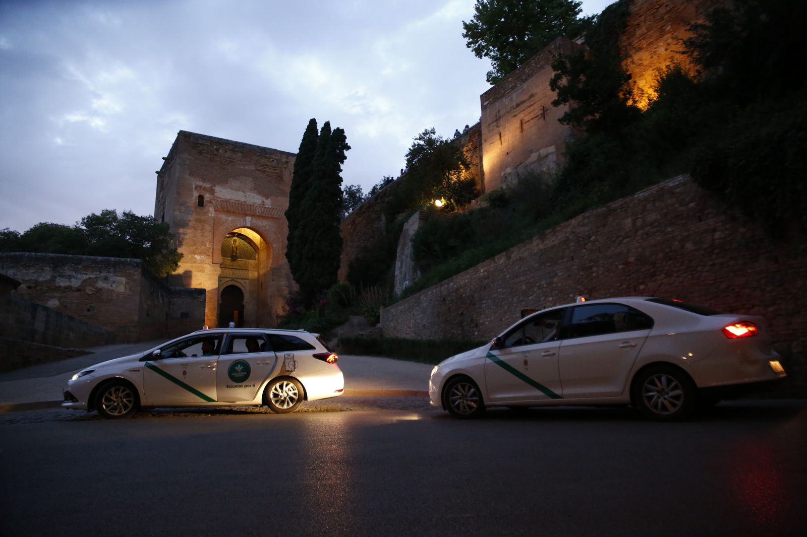 Taxis en la Puerta de la Justicia.