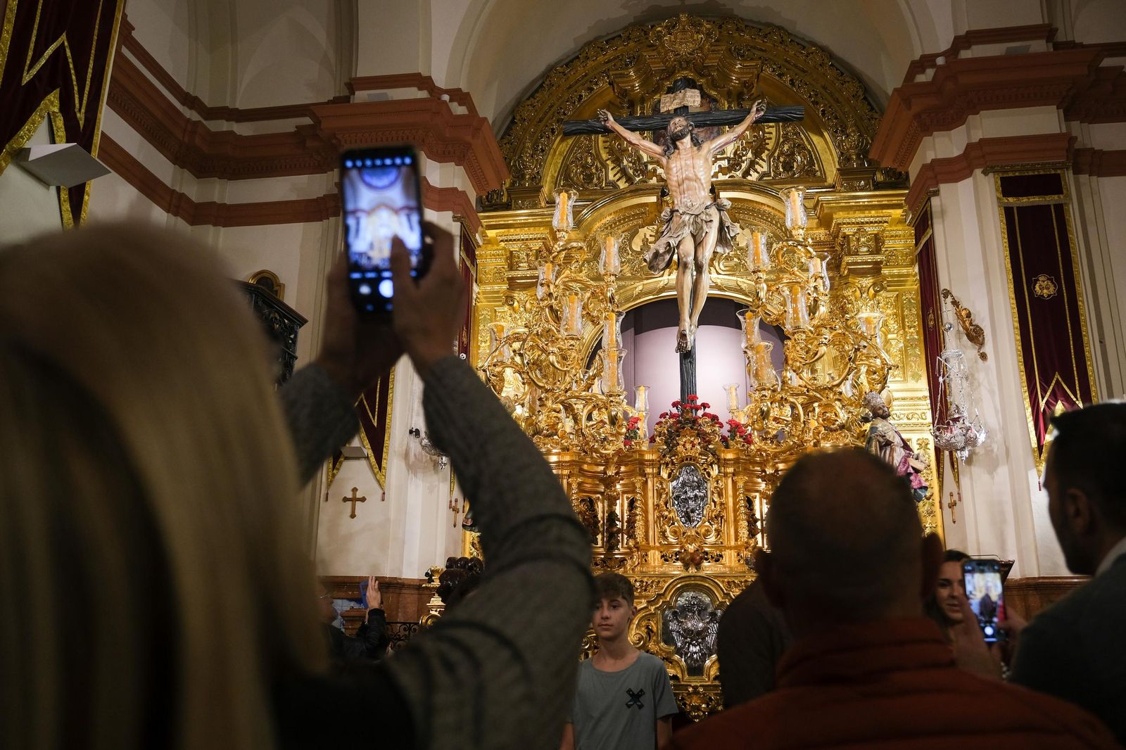 Visitas al Cachorro y Esperanza de Triana previo a sus traslados a la Catedral