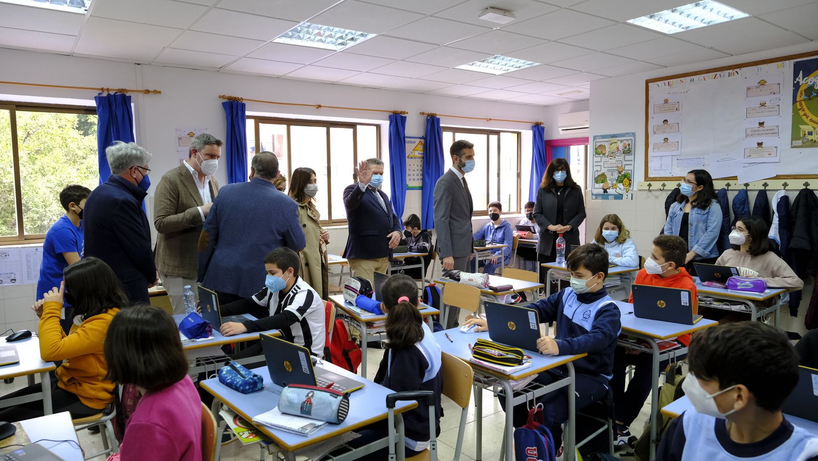 Imágenes de la visita del Alcalde de Almería al Colegio La Safa, por su 75 aniversario.