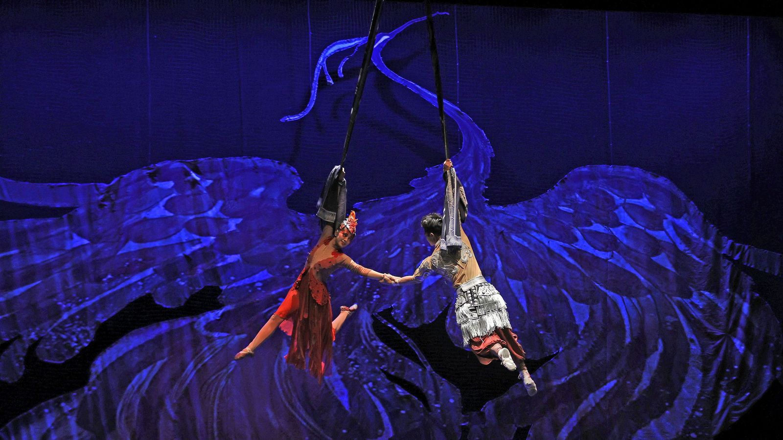 Imágenes del 'Gran Circo Acrobático de China' en el Teatro Villamarta