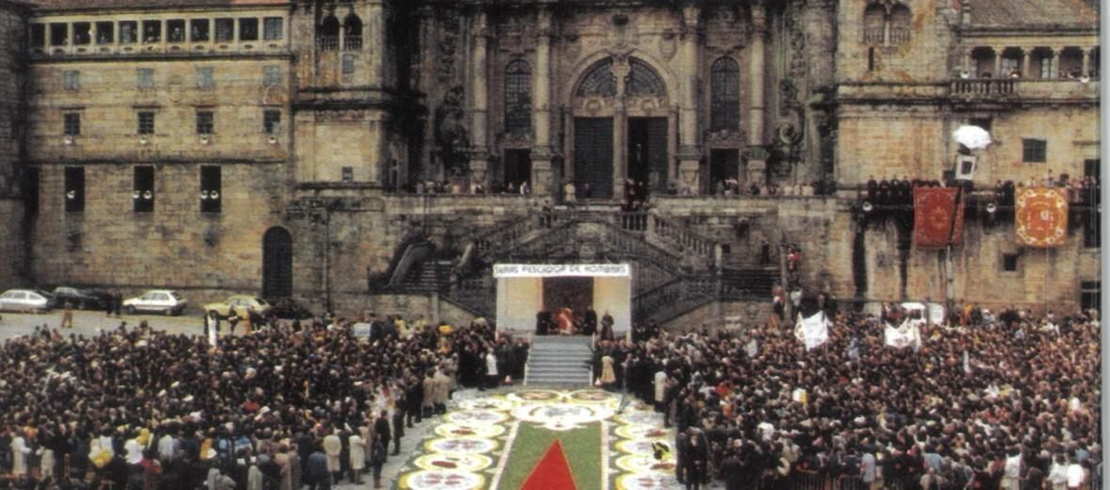 Tíjola y Santiago, unidas por una alfombra floral para el Camino
