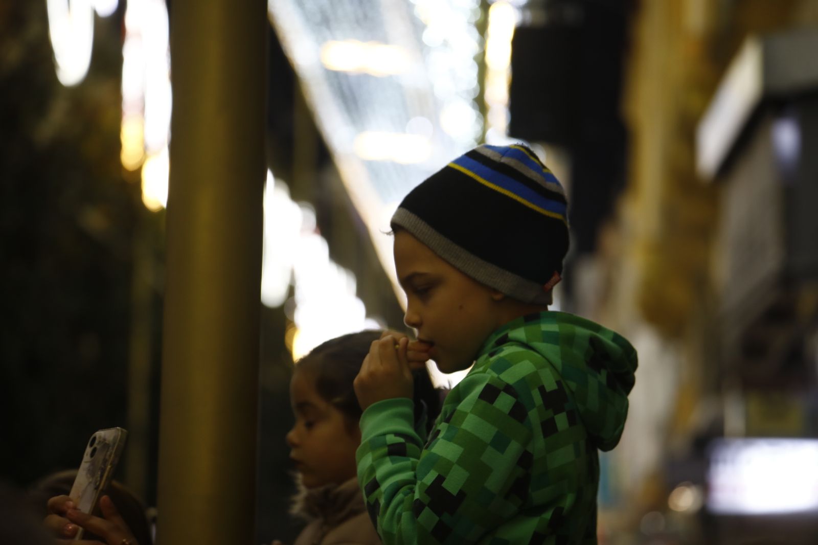 El encendido del espectáculo navideño de la calle Cruz Conde de Córdoba, en imágenes