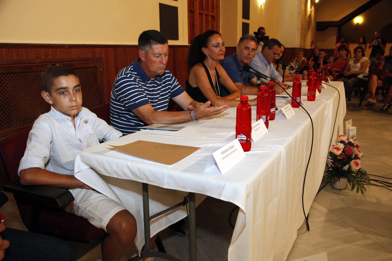 Presentación del libro 'Abrazos de gol. Dona médula. Salva vidas', en el Convento del Vado de Gibraleón.