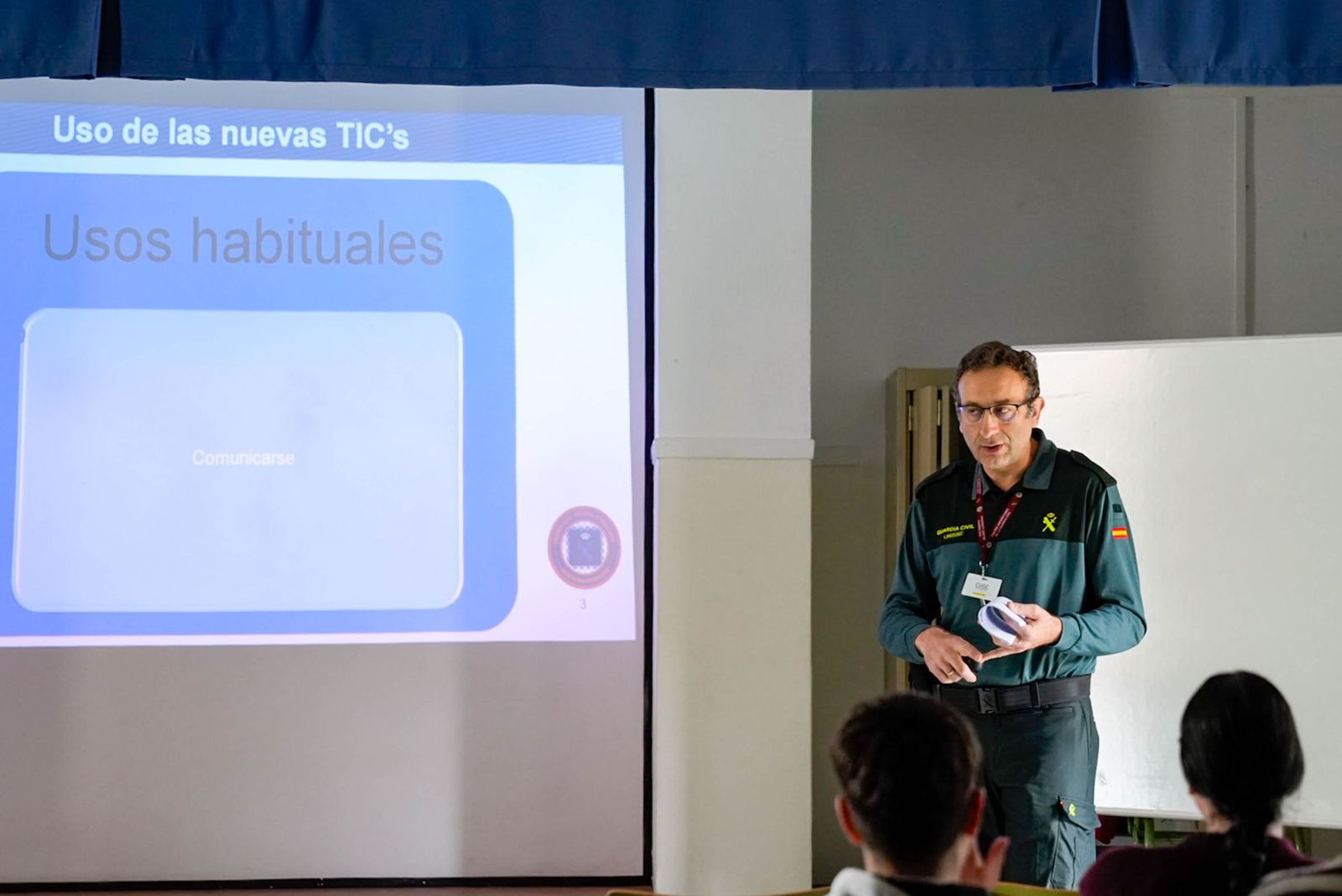 Las imágenes de la Ciberliga de la Guardia Civil en el IES Albaida