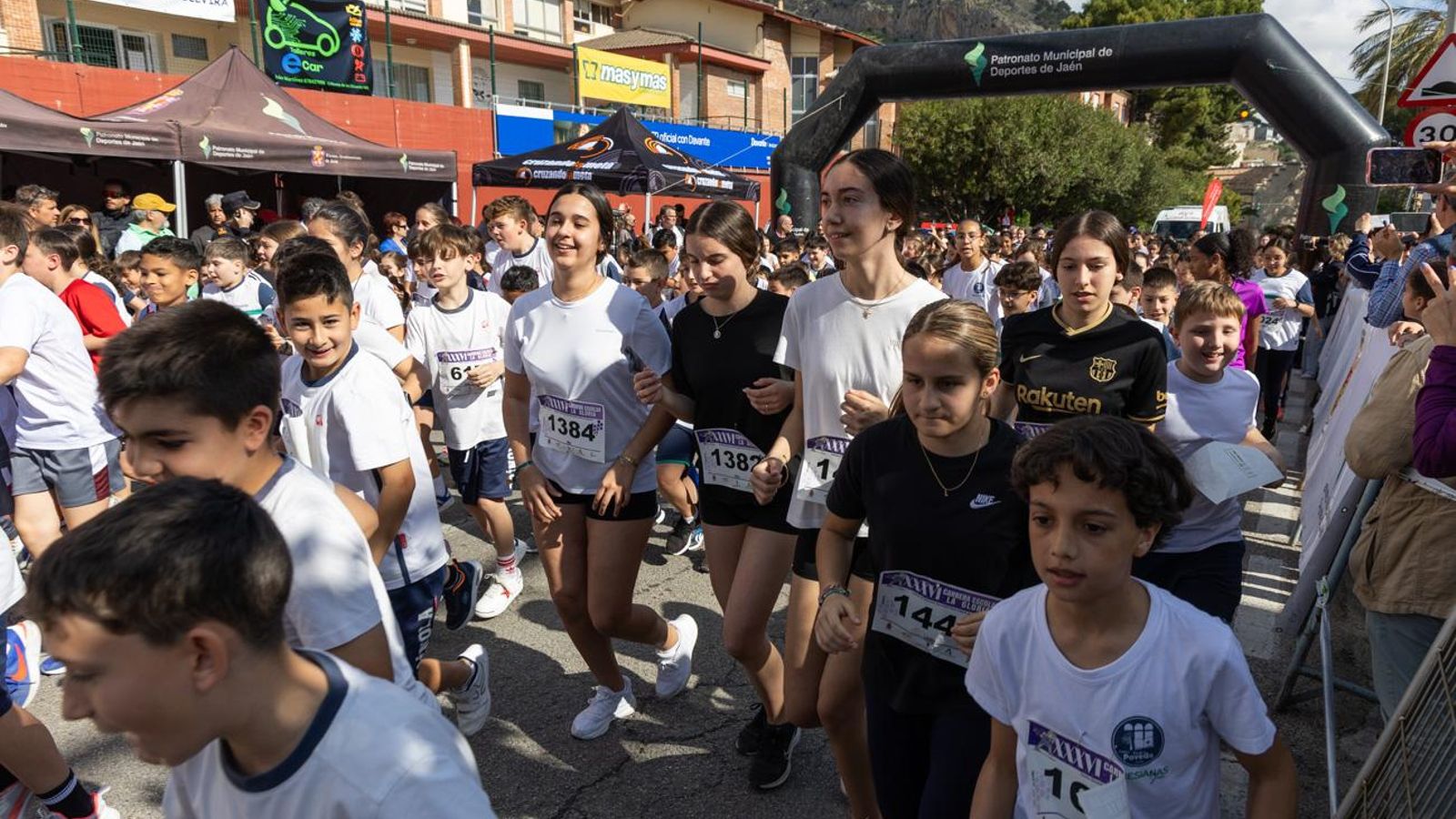 La carrera escolar de “La Gloria” que aúna inclusión y solidaridad, en imágenes
