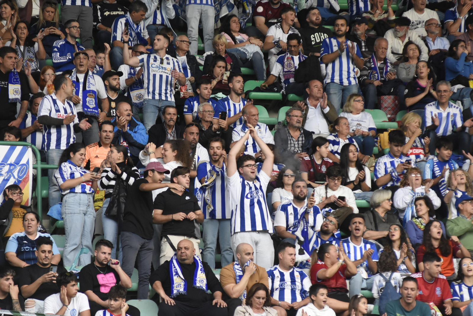 Córdoba CF - Recreativo: Las mejores fotos del ambiente en El Arcángel
