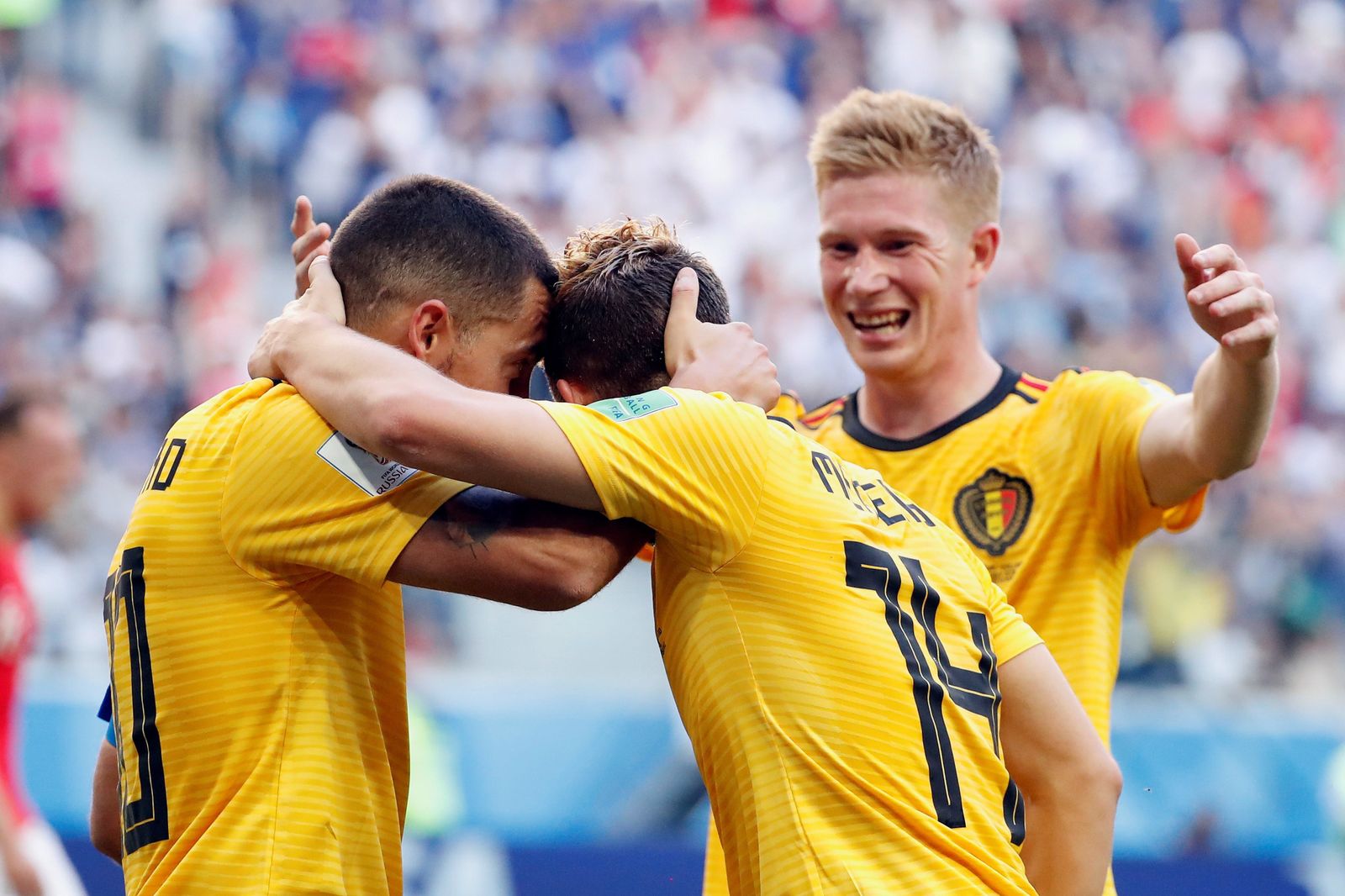 Hazard, Mertens y De Bruyne celebran el tanto de la sentencia ante Inglaterra.