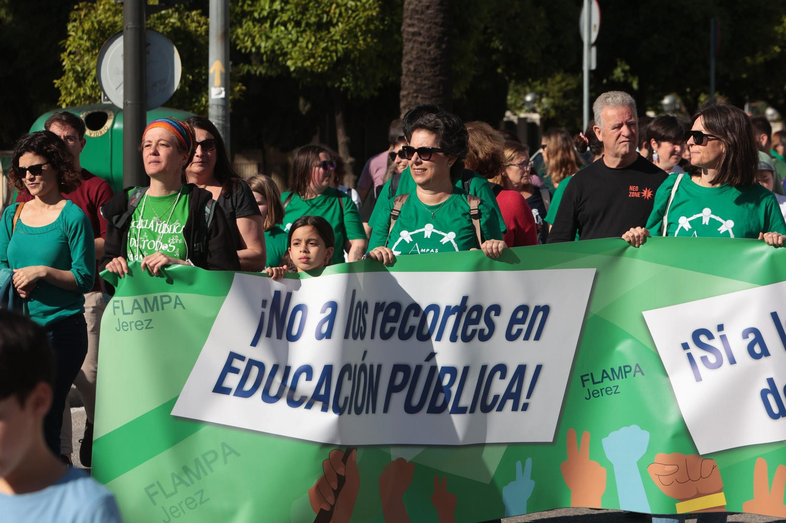 Manifestación por la Escuela Pública por las calle de Jerez