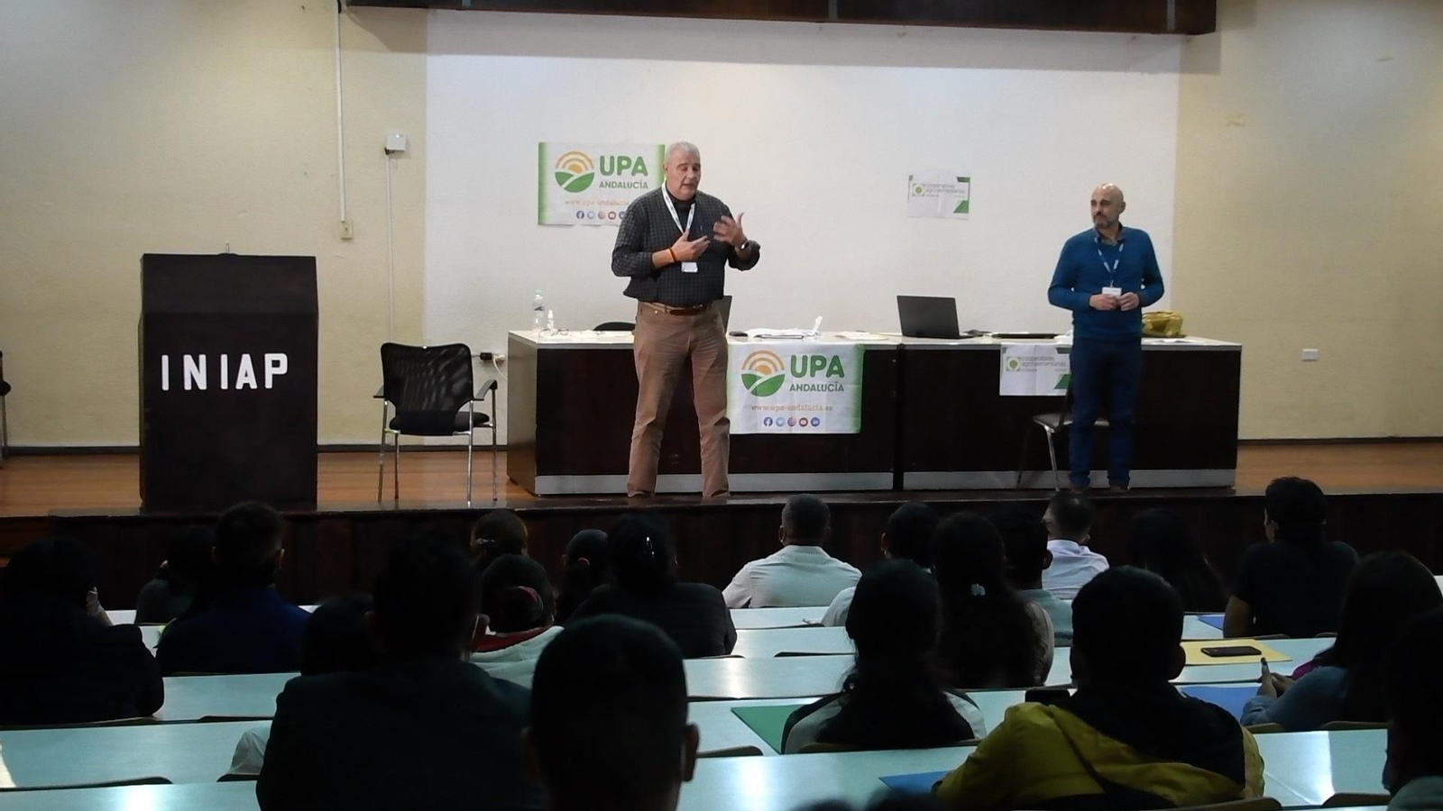 UPA Huelva anuncia la contratación de trabajadores de Ecuador y Honduras.