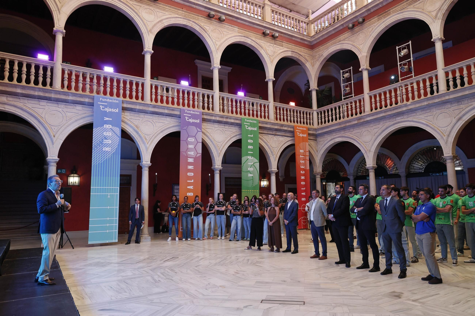 La presentación del patrocinio de los clubes deportivos en la Fundación Cajasol