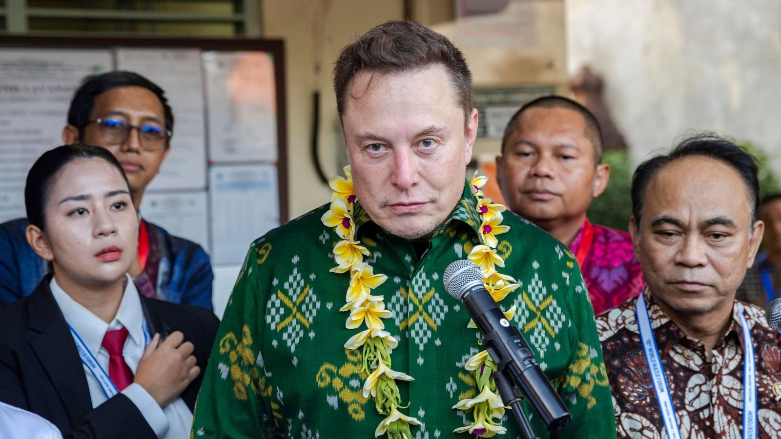 Elon Musk, durante una visita a Bali.