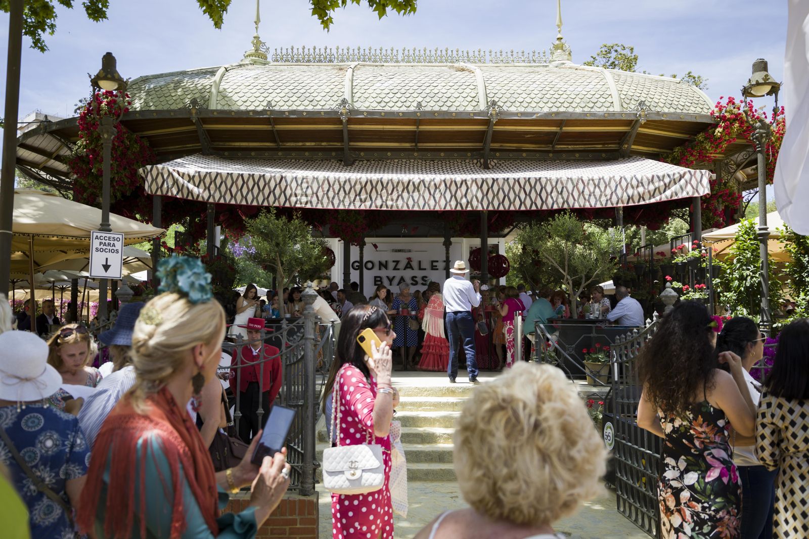 El templete de González Byass, en el cruce del Paseo de las Palmeras con la calle Lola Flores.