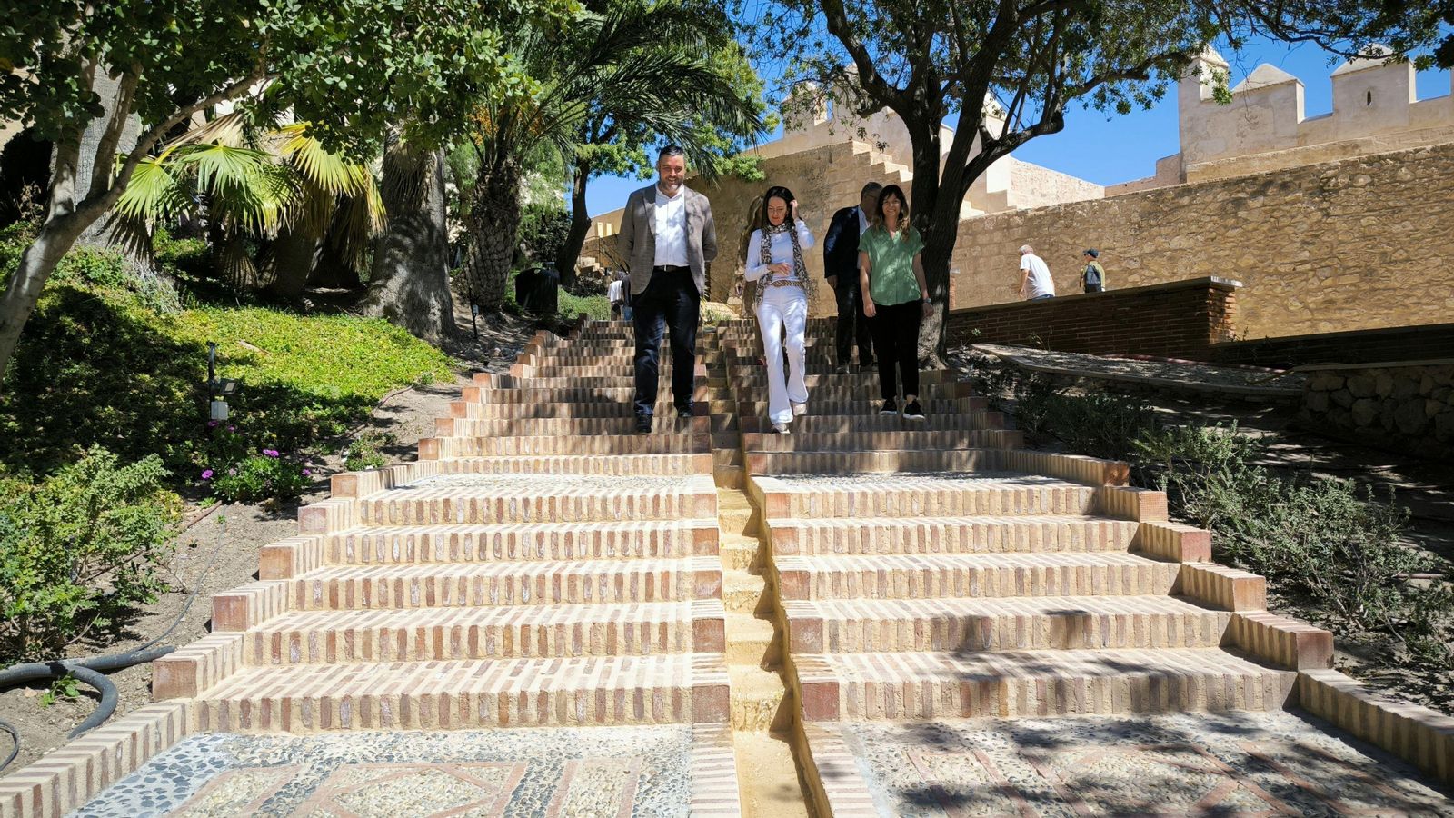 El delegado de Cultura, Juan José Alonso, en una reciente visita a la Alcazaba.