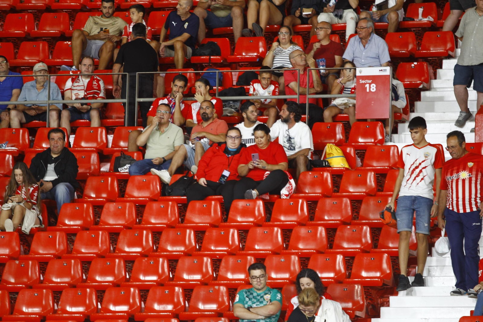 Las imágenes del partido de fútbol U.D. Almería-S.D. Eibar