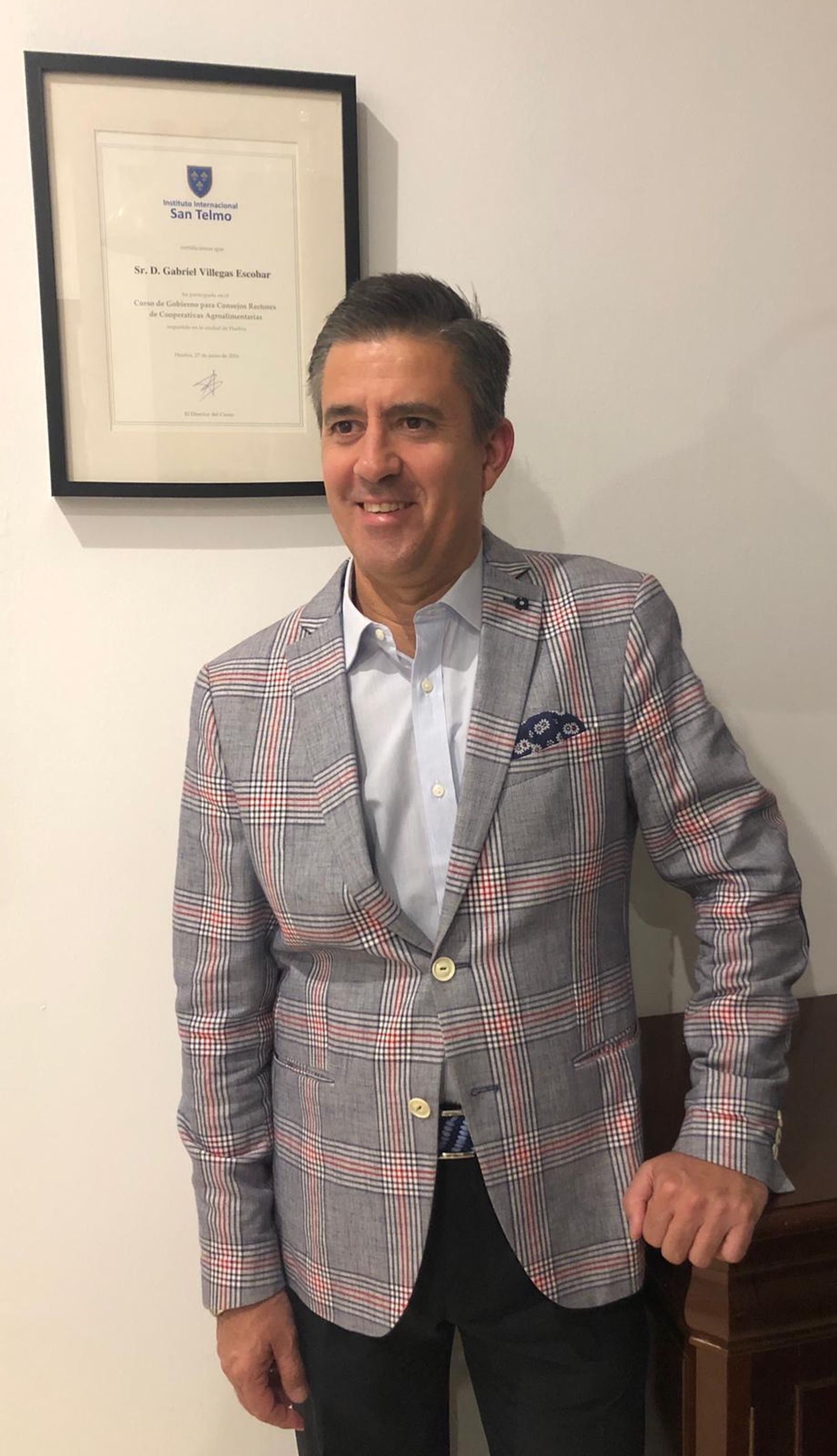 Gabriel Villegas Escobar en su despacho.