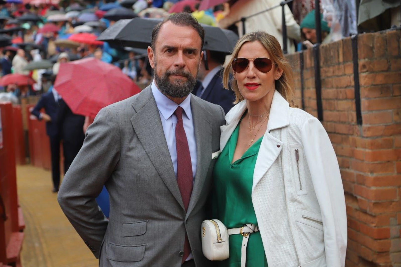 Las fotos de los famosos y autoridades en los toros el miércoles de Feria