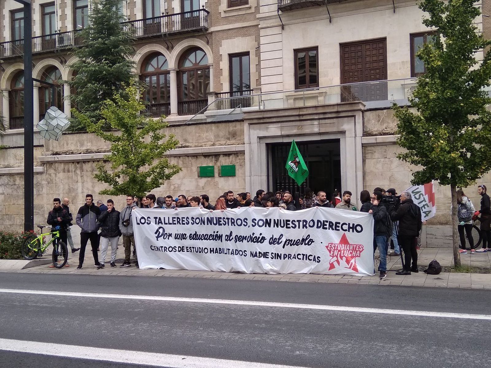 Concentración de los estudiantes del Hermenegildo Lanz.